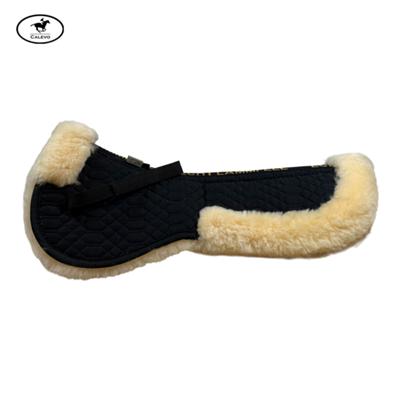 Lammfell Sattelkissen mit Fellrand vorne+hinten -- CALEVO.com Shop