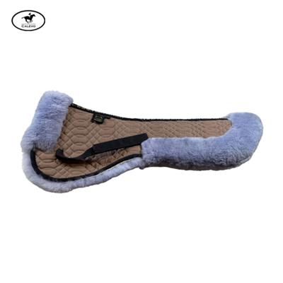 Lammfell Sattelkissen mit Fellrand vorne+hinten -- CALEVO.com Shop