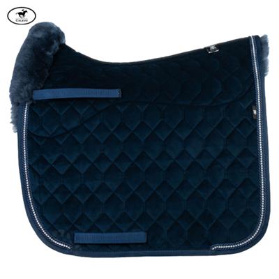 Mattes - Schabracke mit Lammfell SAMT CRYSTAL - WINTER 2026 -- CALEVO.com Shop