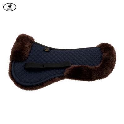 Lammfell Sattelkissen mit Fellrand vorne+hinten -- CALEVO.com Shop